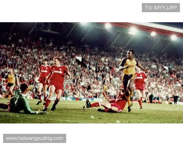 绿茵队长范戴克赛后以Forever20致敬若塔的热血瞬间画面 绿茵队长范戴克赛后以Forever20致敬若塔的热血瞬间画面